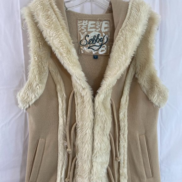 Sebby Faux Fur Cozy Cream Hooded Sleeveless Vest NWOT Women's Size Medium - Picture 2 of 12
